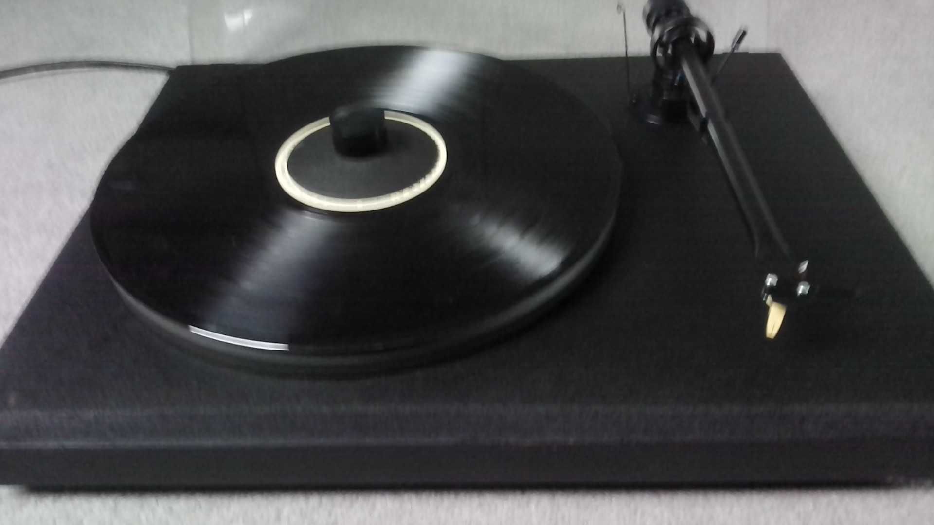 Gramofon Pro-Ject P2