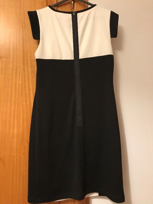 Vestido preto e branco pérola