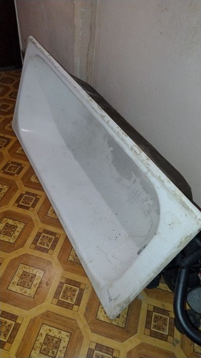 Ванна . Чугун . В гарному стані .самовивіз