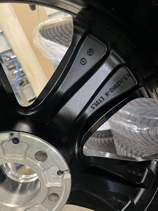 Koła MB GLS GLE  AUDI BMW 275/50/20 zima  20 cali alu opona zimowa