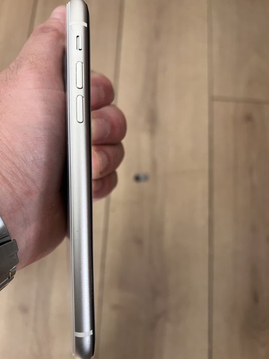 Iphone 11 branco 64GB