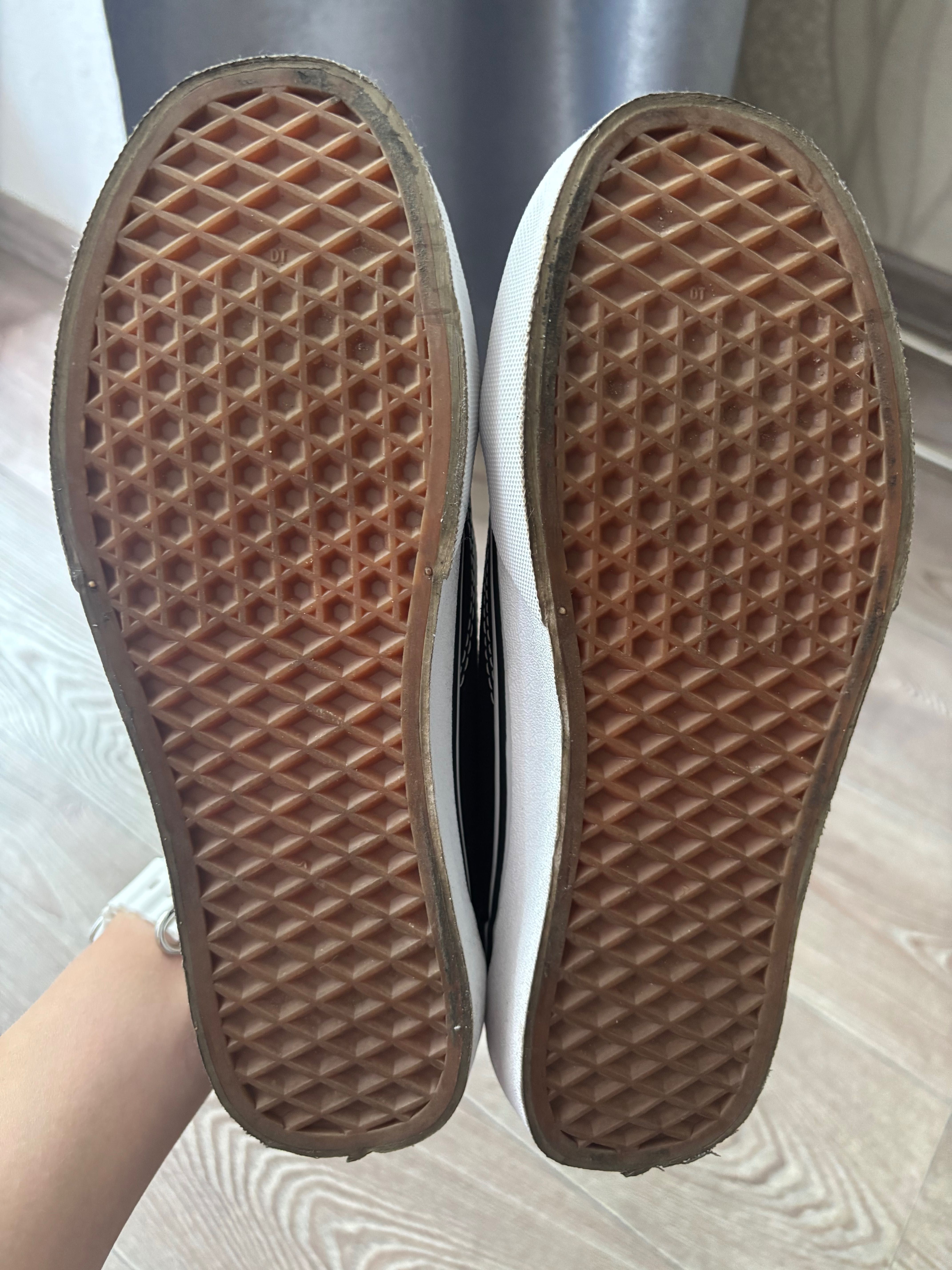 Продаж кросівок Vans