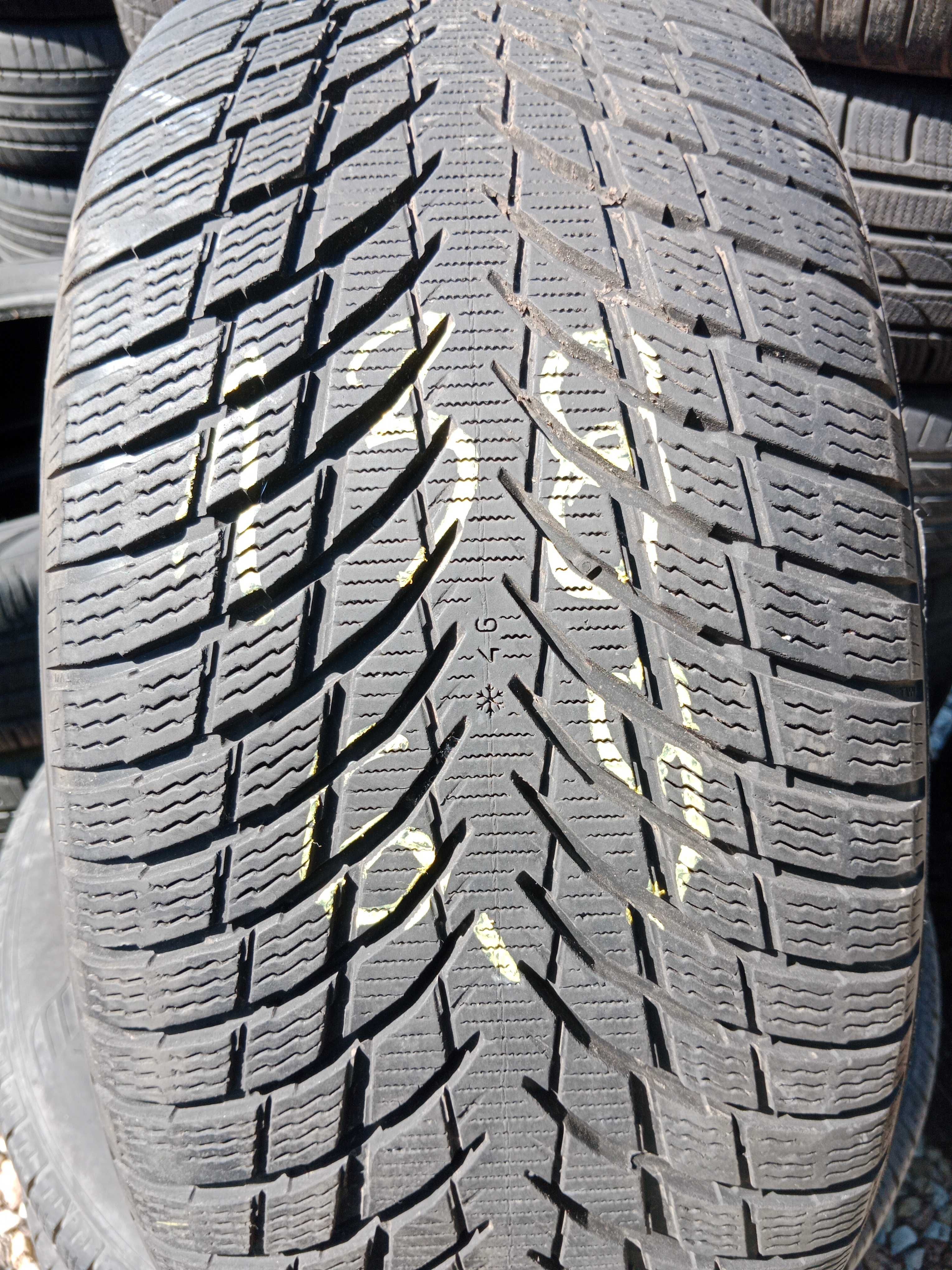 Opona używana 245/45R19 Nokian WR Snowproof P 1szt.