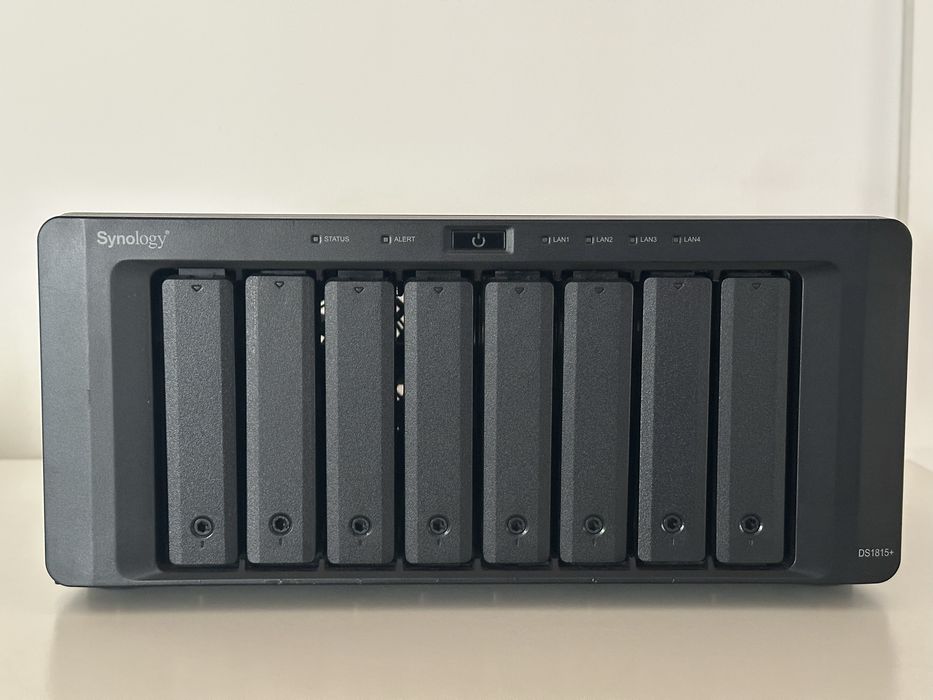 Servidor Synology Modelo DS 1821+