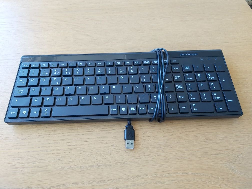 Teclado compacto (USB)