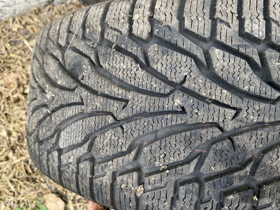 Продам диски з резиною у відмінному стані зима 215/55 R17