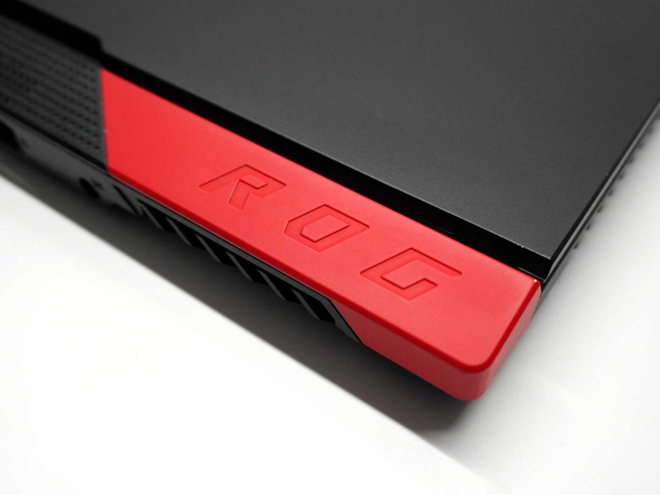 Asus ROG STRIX G513 Ryzen 7 4800H RTX3050Ti 15,6" FHD-144Hz 16GB 512GB