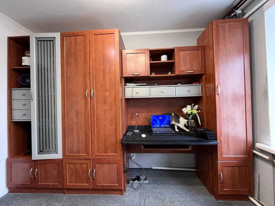 Практичний набір меблів: шафи + стіл + тумба доставка торг тернопіль