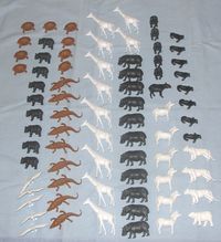 Antigos bonecos monocromáticos da Dinamização colecção Zoo