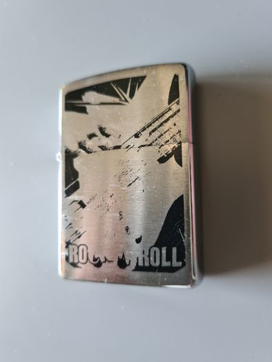 Isqueiro Zippo Rock'n Roll novo
