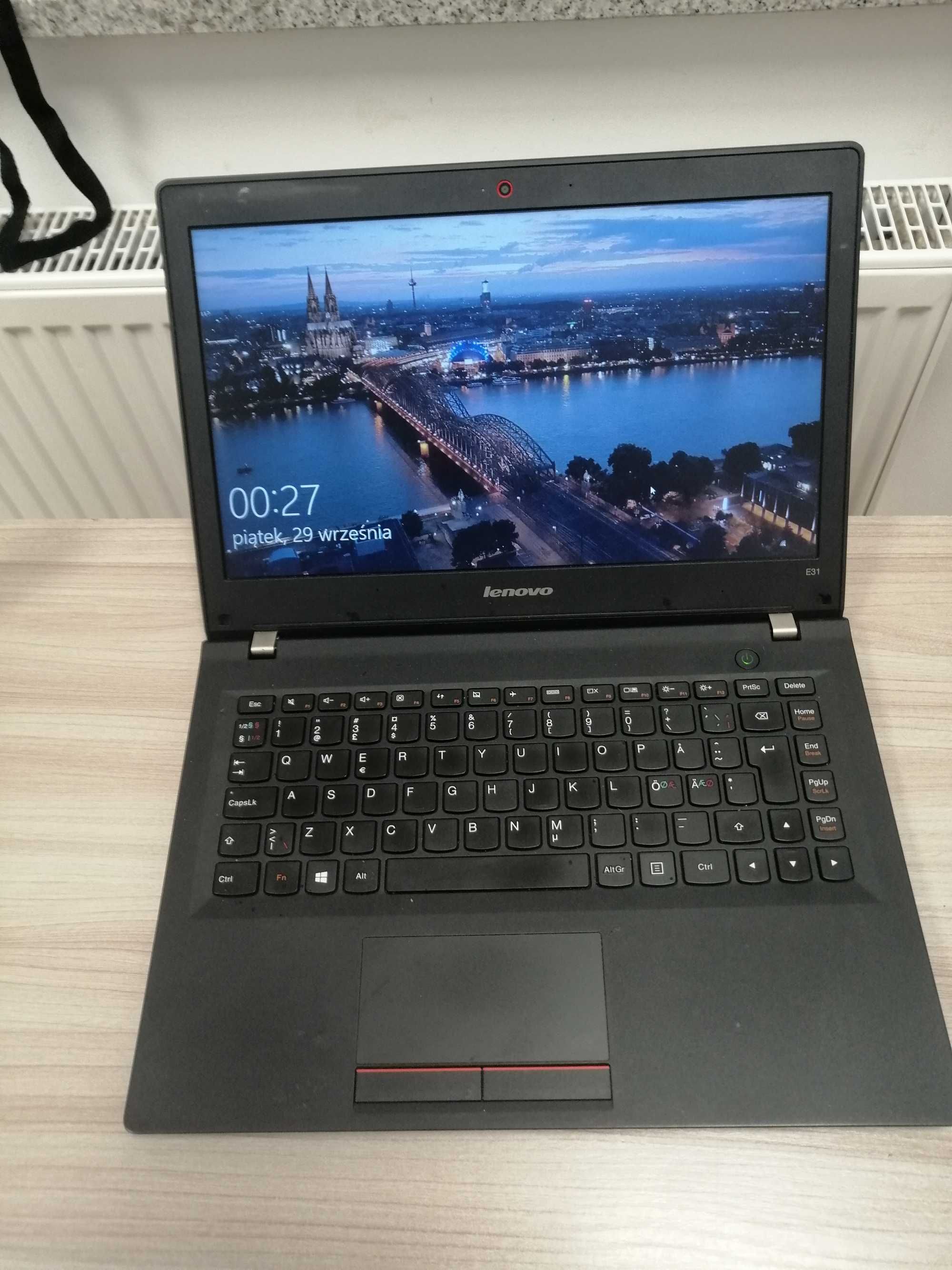 Laptop Super  E31-70