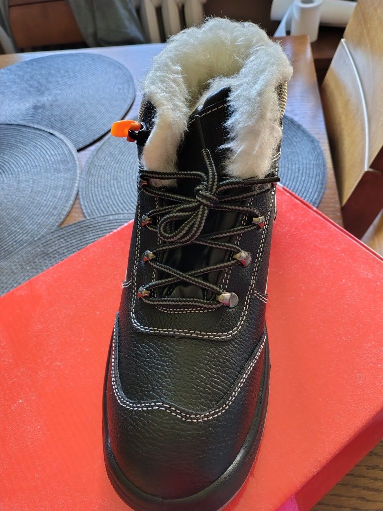 Nowe buty robocze zimowe rozm 44