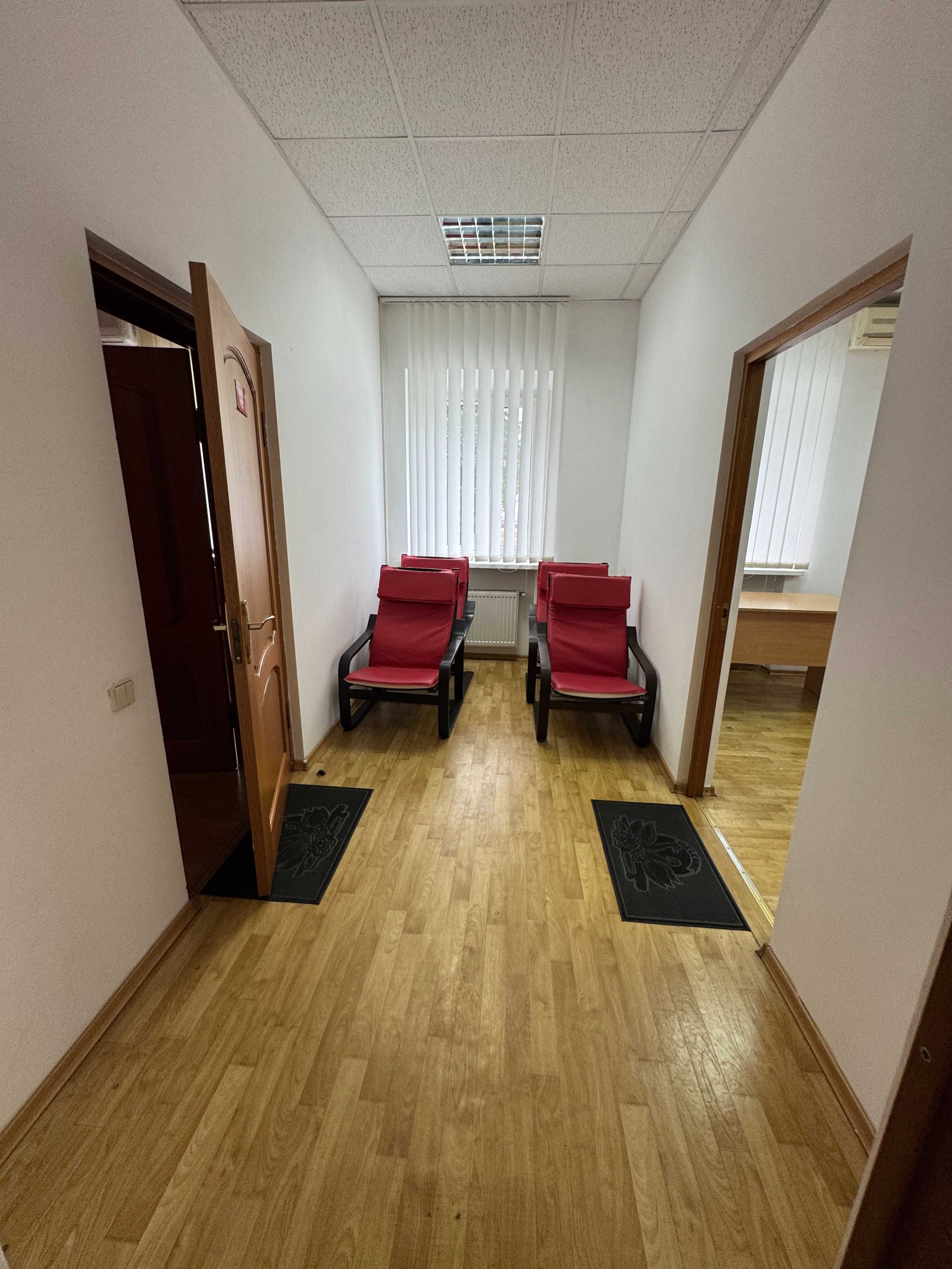 Офісне приміщення по вул. Кривалівська