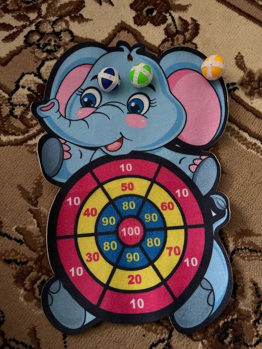 Слоник з мʼячиками на липучках