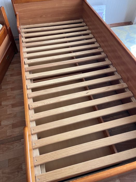 Два односпальні ліжка