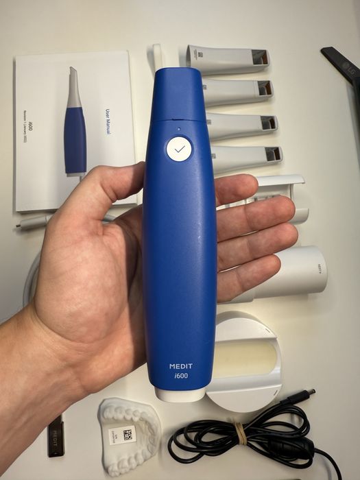 Стоматолонічний сканер medit i600 2022 року б/в та новий 2023 року!