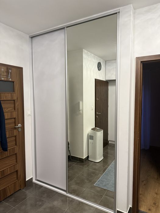 Drzwi do szafy przesównej