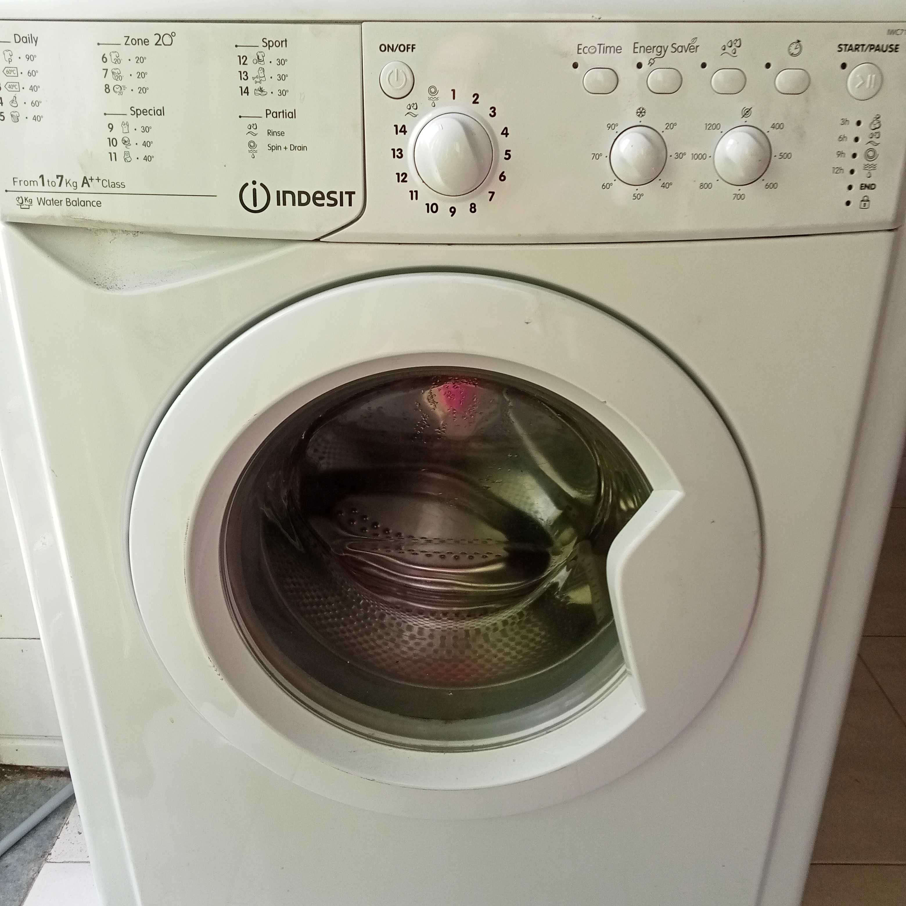 Máquina Lavar Roupa INDESIT