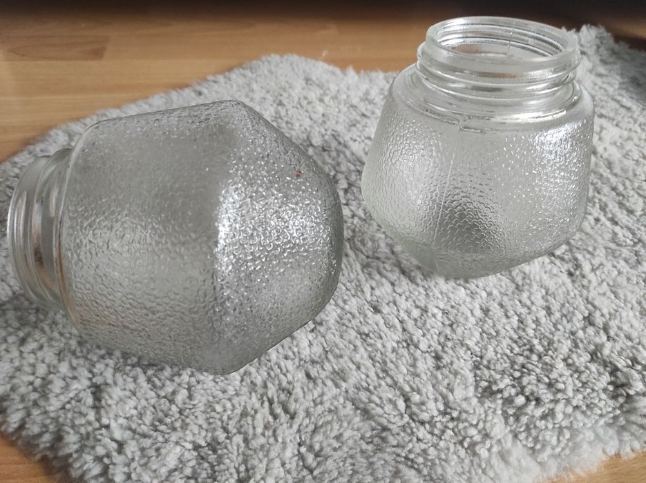 Klosz szklany PRL z gwintem bez uszczelek