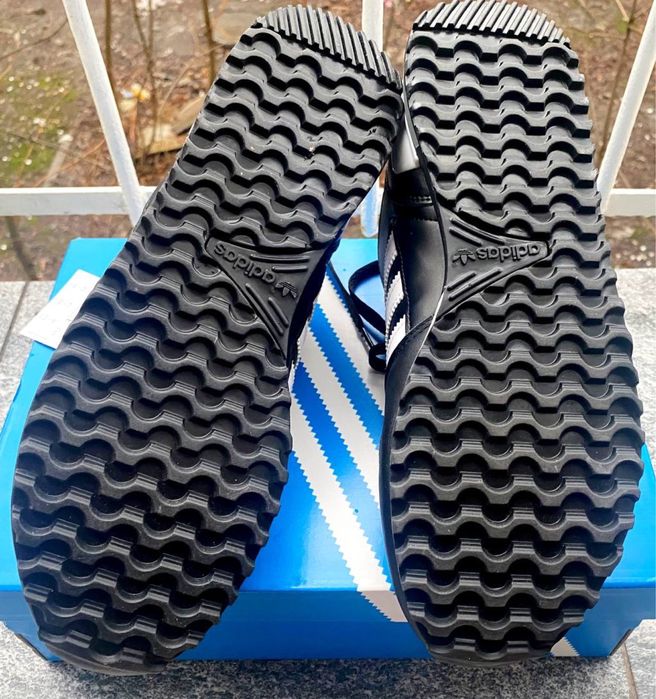 Кросівки Adidas ZX 700 G63499