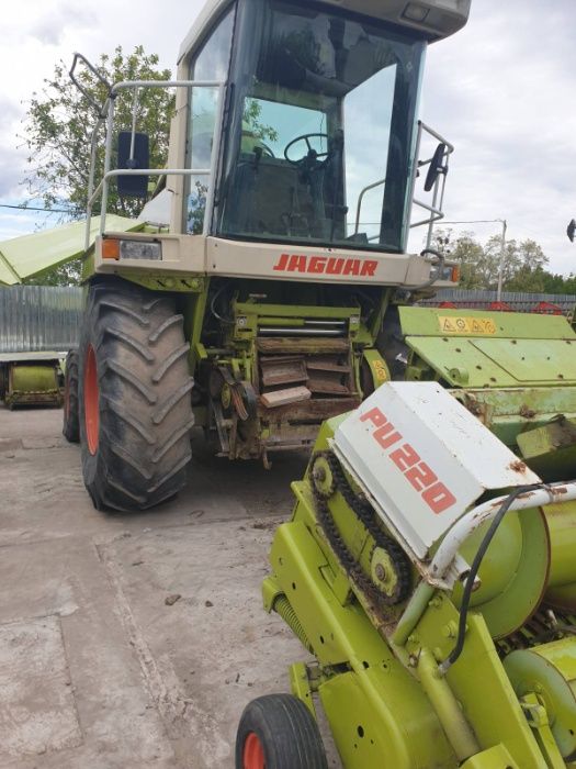 Продам жатку кукурузную Claas Ru-450