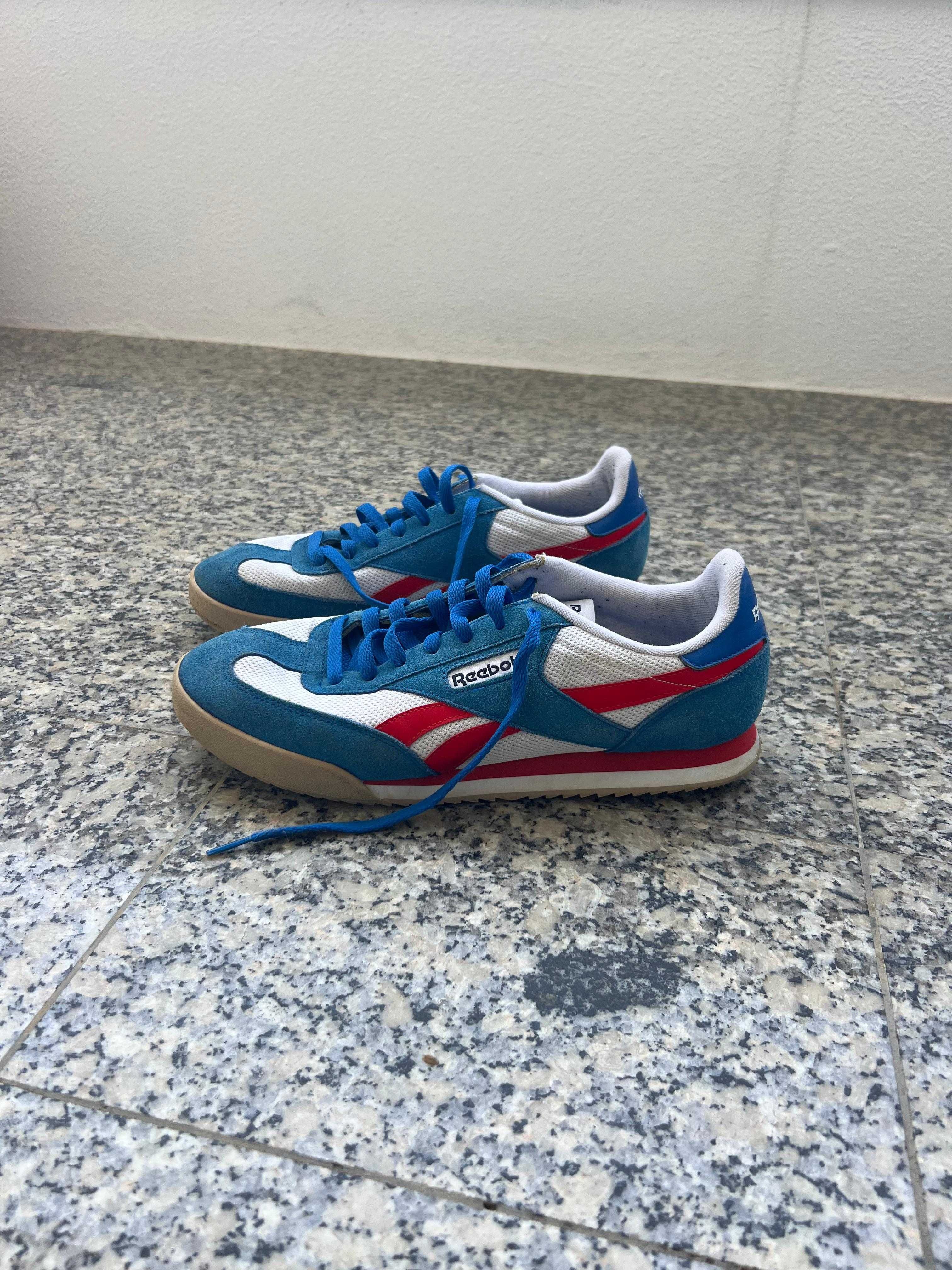 Sapatilhas Nike e Reebok