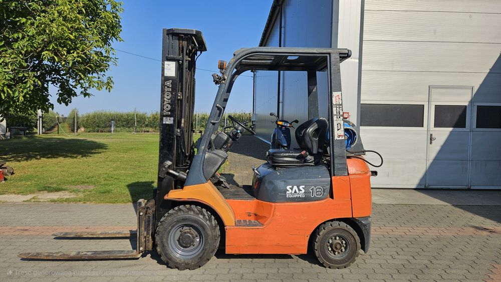 Wózek Widłowy Toyota FG718 gaz triplex 5m Przesuw boczny terenowy