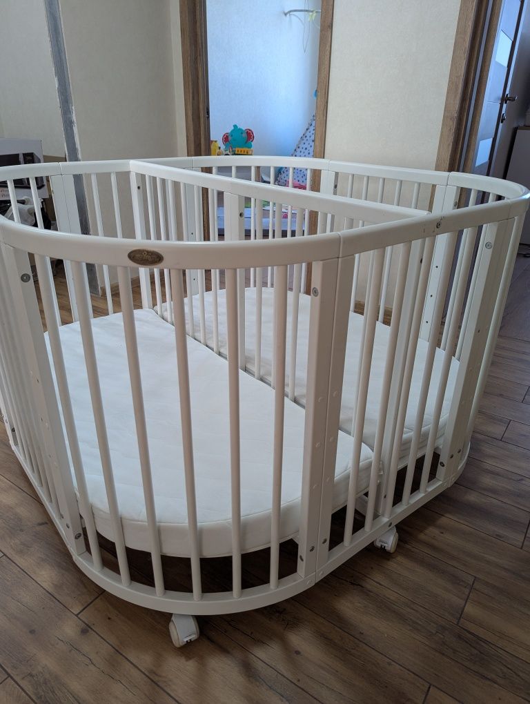Продам детскую кроватку для двойни