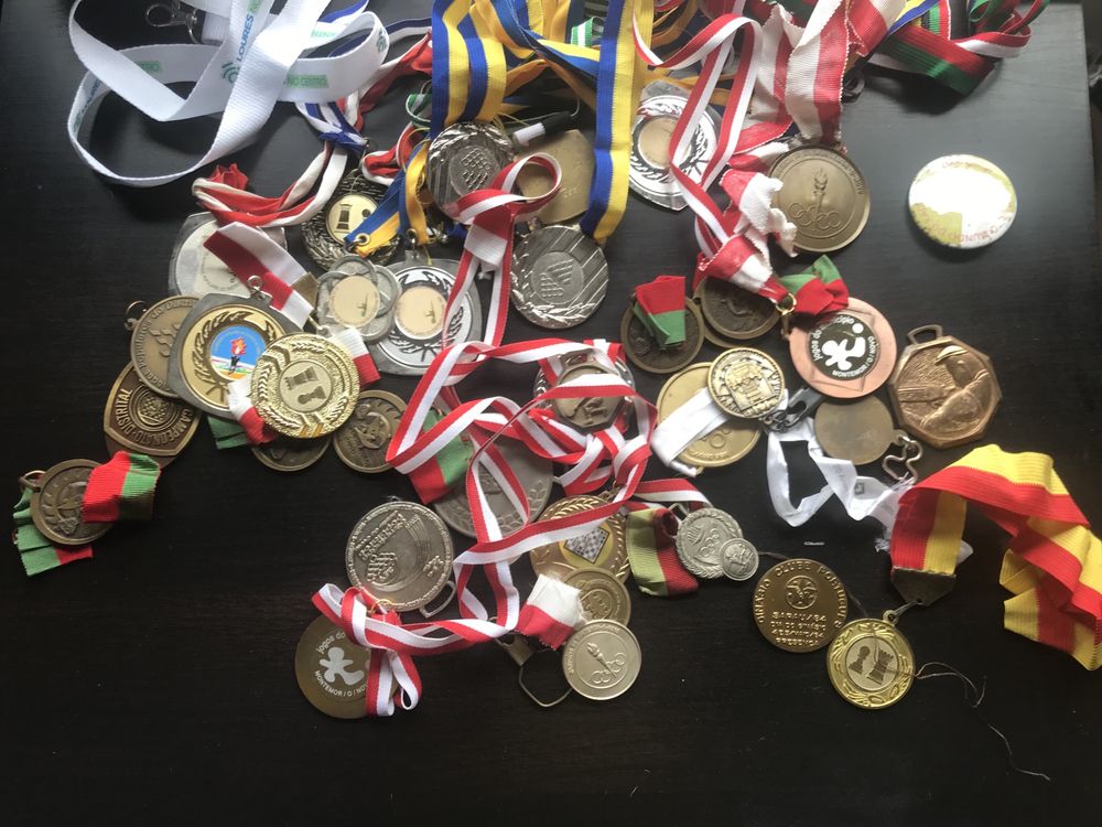 Vendo medalhas de diversos torneios