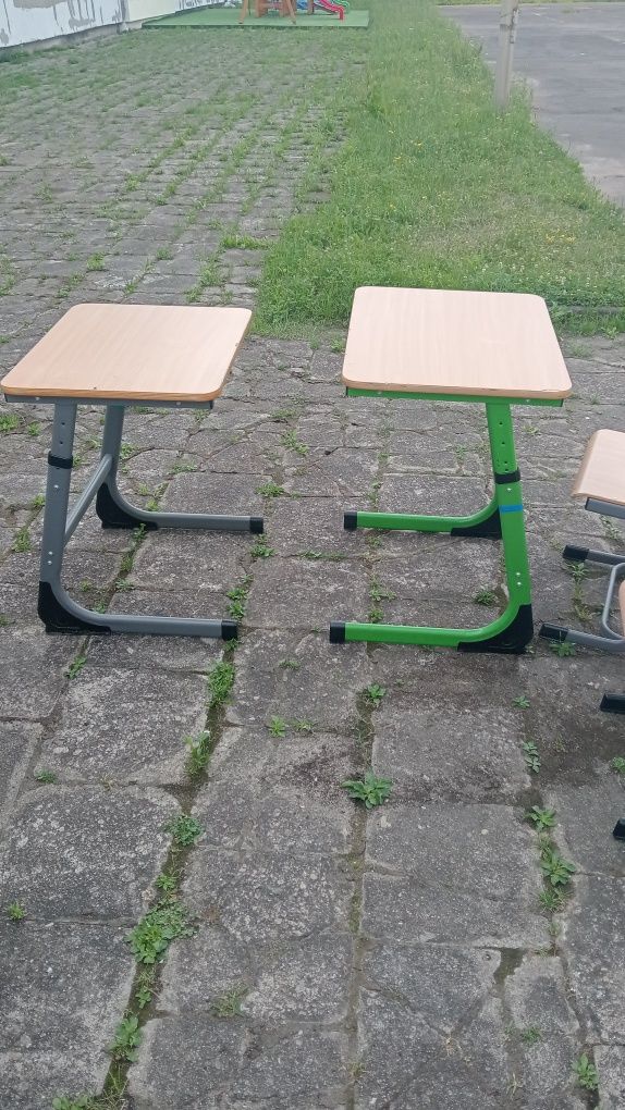 Regulowane krzesełko+stolik posiadam 10 kompletów cena za jeden 100zl