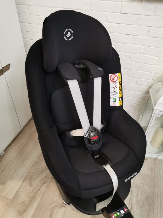 Fotelik Maxi Cosi Pearl pro 2 + baza Isofix  9-18 kg