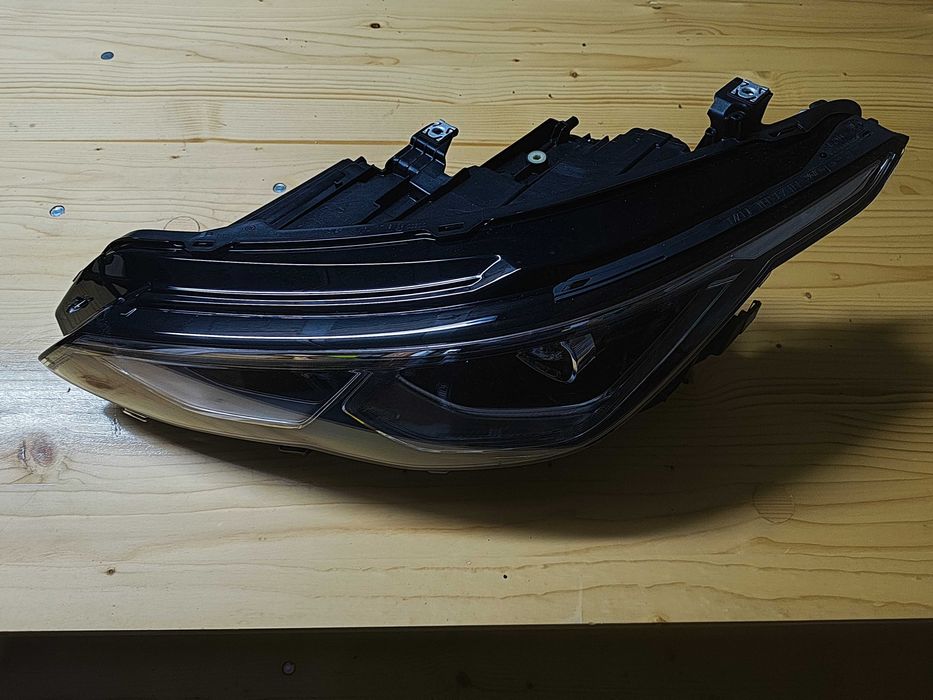 Ótica FAROL Volkswagem Golf ano 2020 a 2025