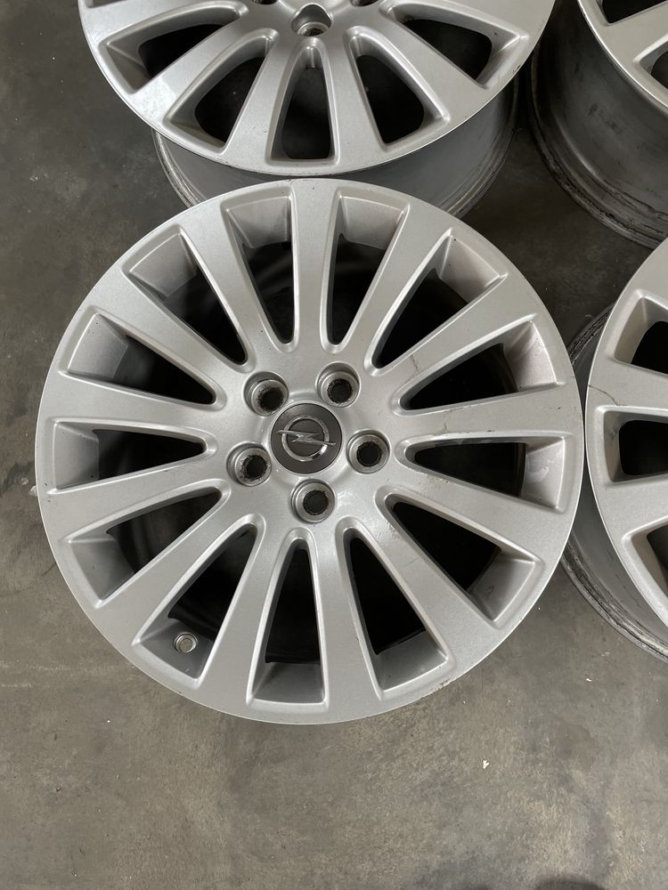 FELGI ALUMINIOWE Opel Insignia 8" x 18" x 5x120 x 67,1 x ET42
