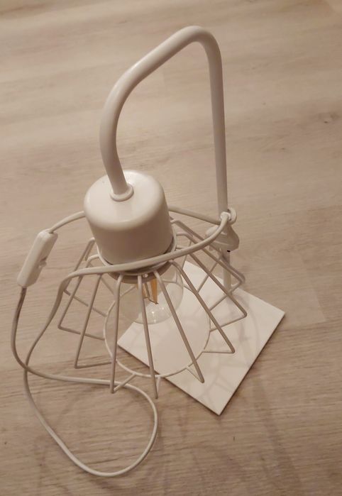 Lampa biurkowa z kloszem