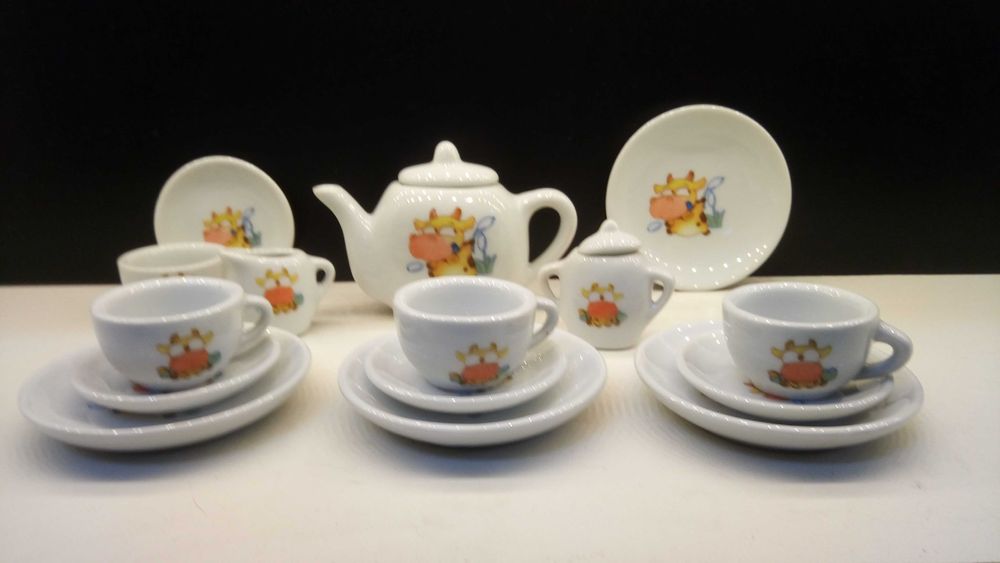 Serviço de chá de boneca em porcelana