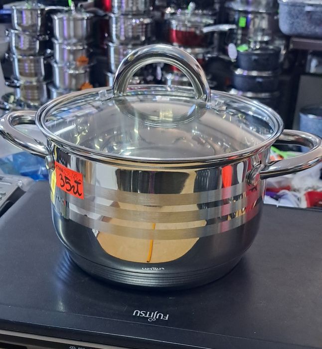 Garnek z pokrywką ze stali nierdzewnej 2,5l 18cm