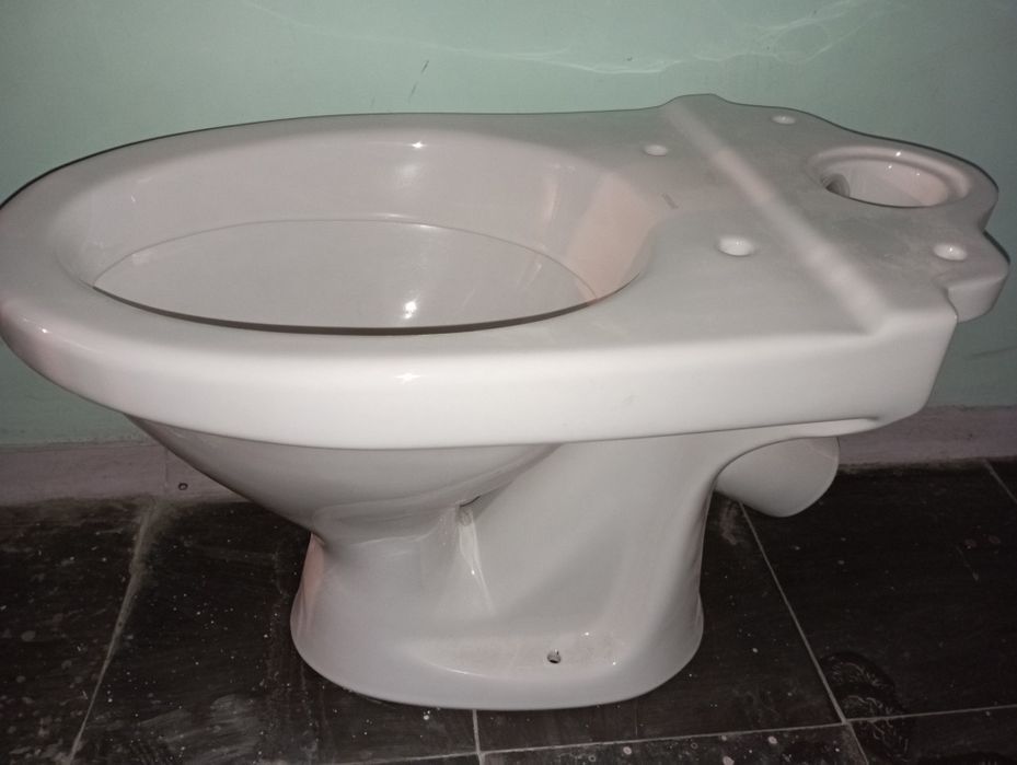 Унітаз без бачка, для ремонту (вихід під 45°)