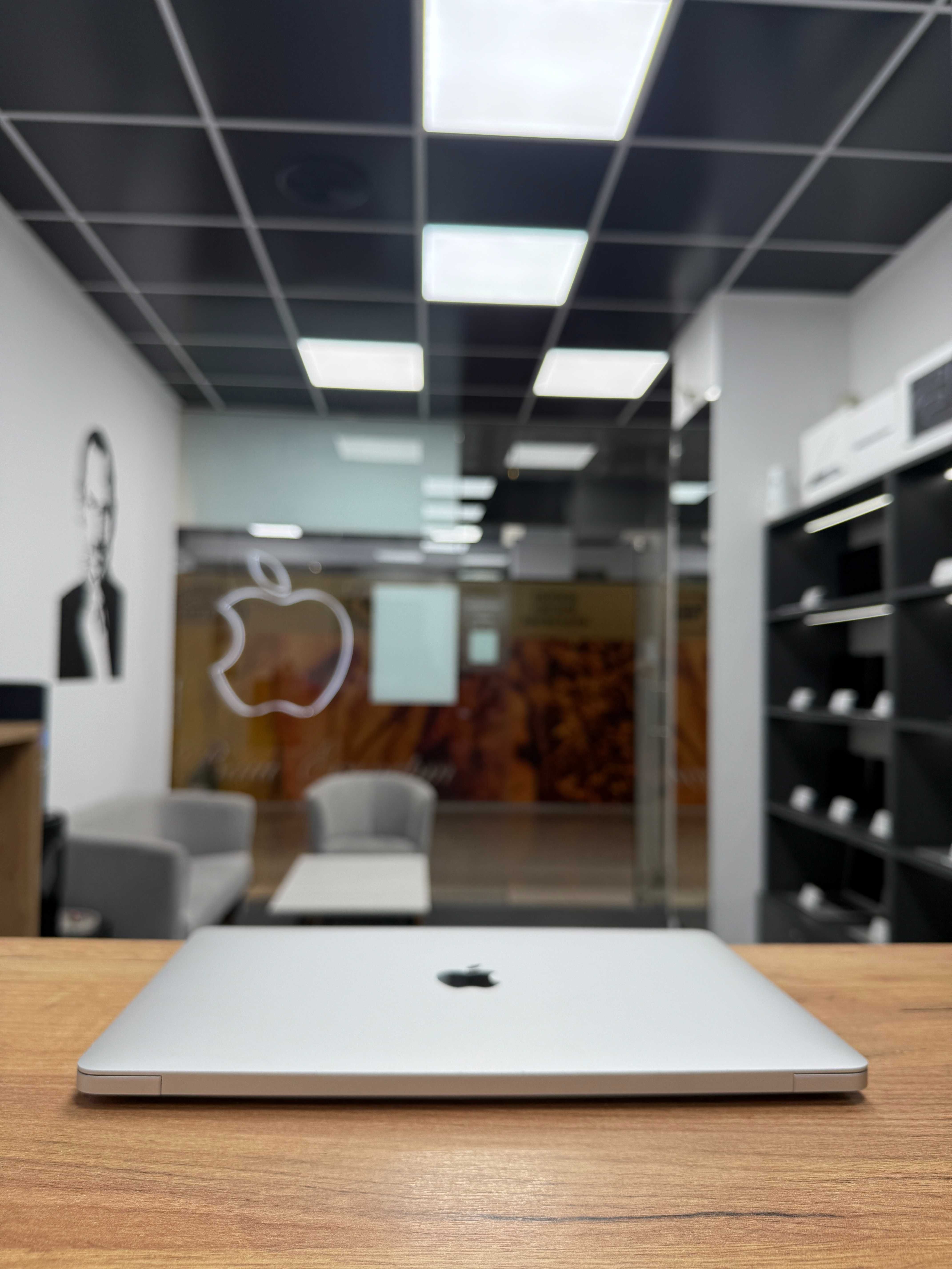 Macbook Air 2020 (2023 випуск) (M1/ 8gb/256 ssd) Гарантія/ 05516SV