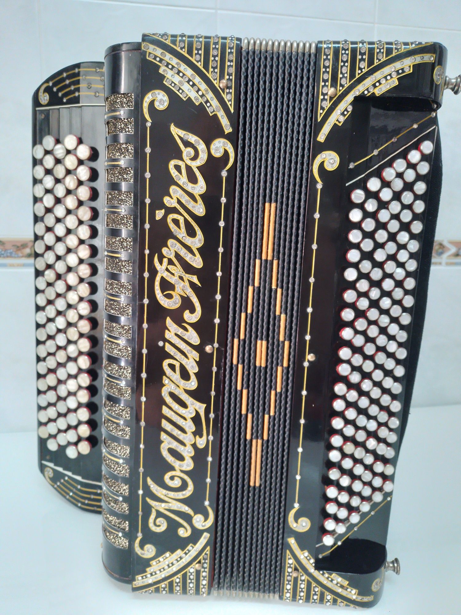 Acordeon/Acordeão  Maugein Freres
