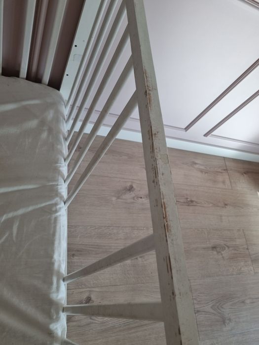 Łóżeczko niemowlęce z szufladą