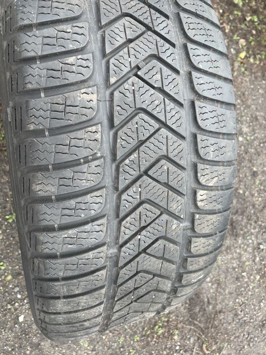 Зимова резина 255/40 r19