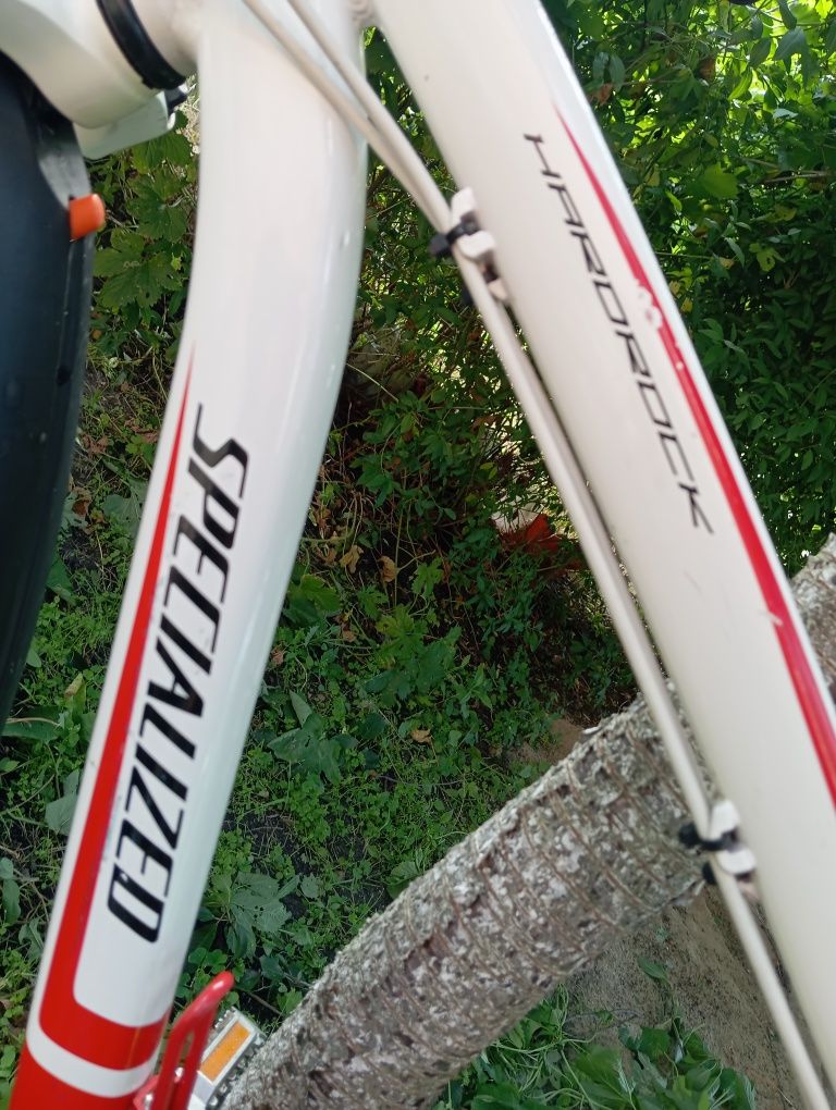 Продам 2 горных велосипеда (17 и 19) specialized