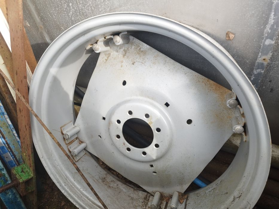 case  Massey John Deere felga r36