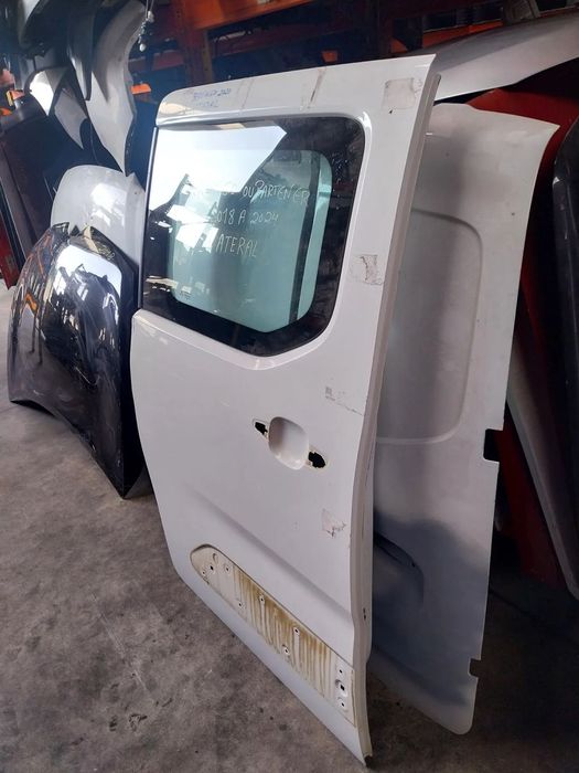Porta lateral PSA BERLINGO/// PARTNER Ano 2020