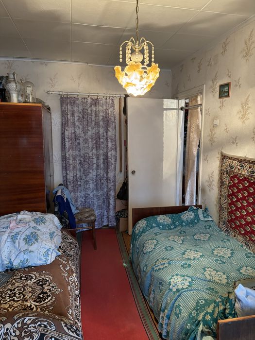 Продается 3 комнатная, центр. С гаражом. Славянск