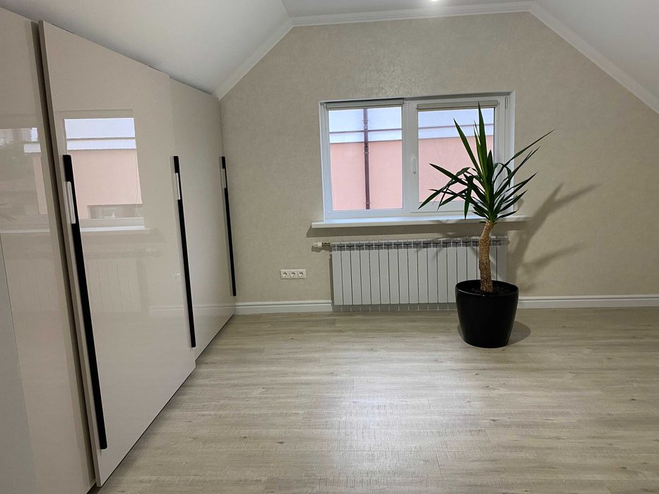 Мятна 10, Жуляни, продам будинок в котеджному містечку