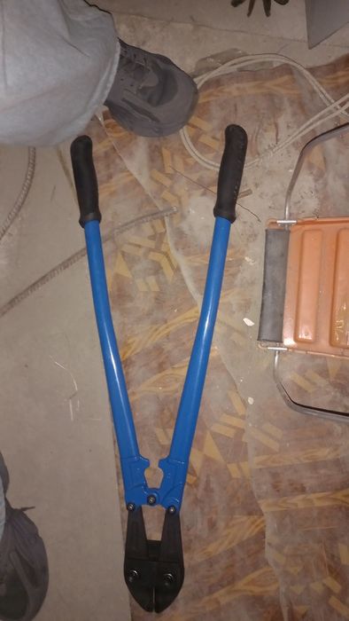 Болторез 750 мм в нормальном состоянии