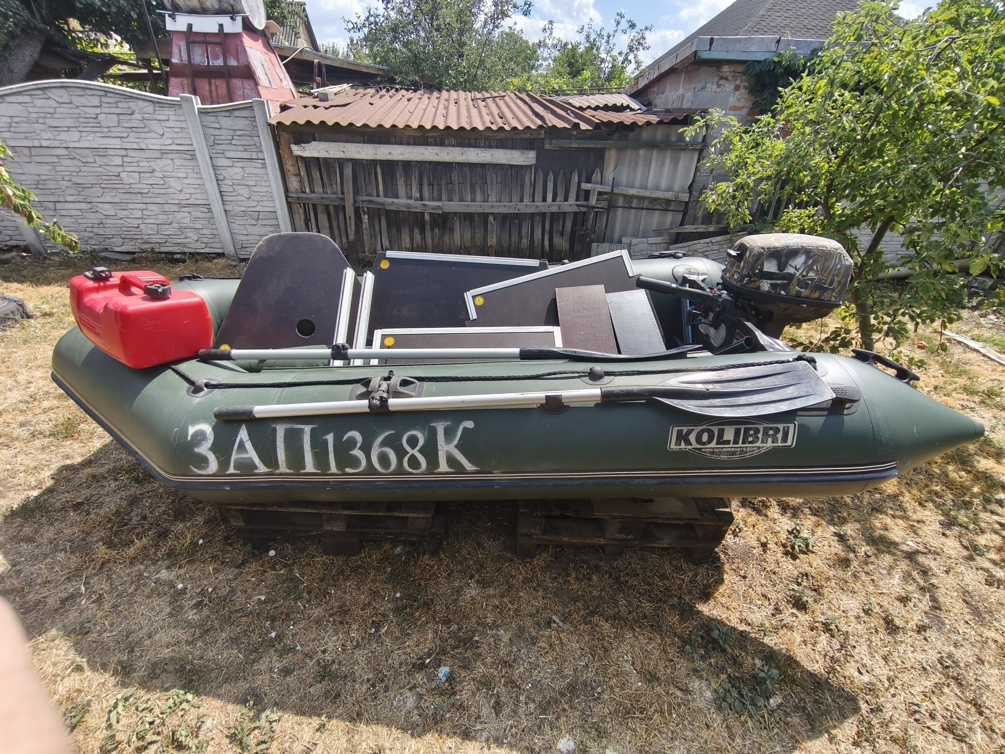 Продам лодку ПВХ Колибри КМ330Д, килевая, пайольная