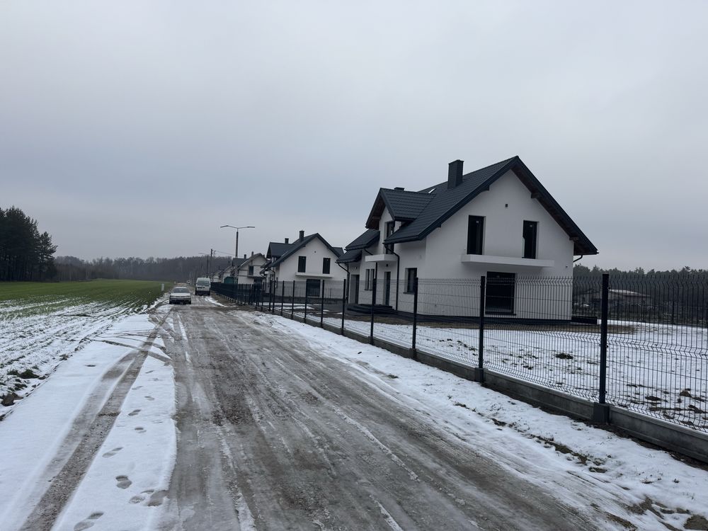 Piękny  dom w otulinie lasów