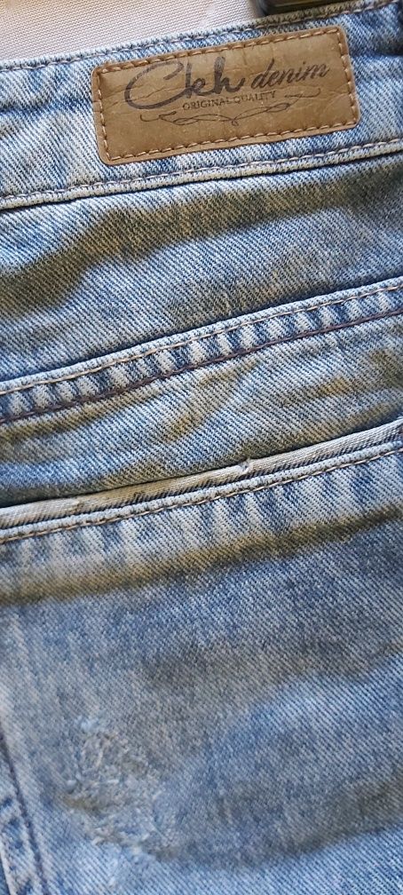 Spodenki Boyfriends Shorts 38